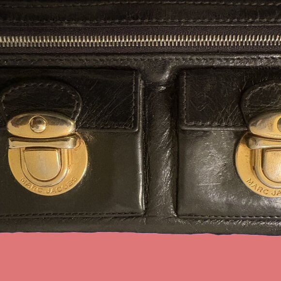 Marc Jacobs Black Leather Wallet with Gold Hardware EUC - Picture 3 of 12